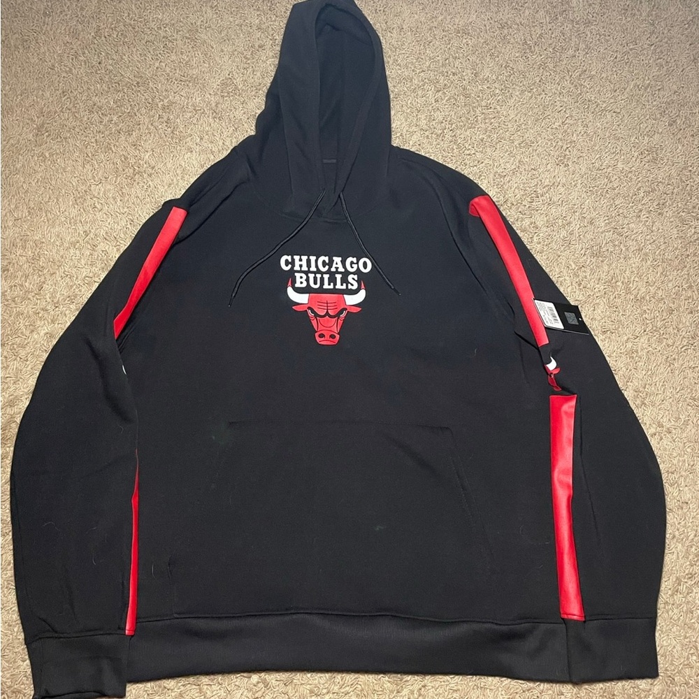 Chicago Bulls NBA Men’s XL Hooded Pullover Sweatshirt NWT